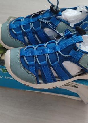 Детские сандалии