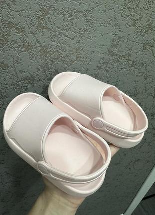 Кроксы, босоножки 🩴