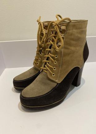 Жіночі чоботи