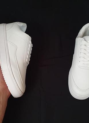 Білі чоловічі кеди