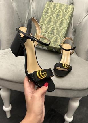 Босоніжки gucci на товстому підборі