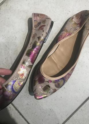 Балетки беж в цветочки лодочки в виде облачков в стиле zara
