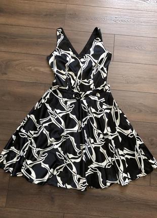 Атласное платье от inwear