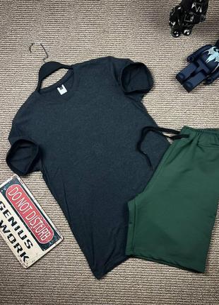 Базовий літній комплект футболка і шорти