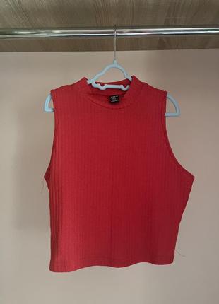 Короткий летний топ с горлом