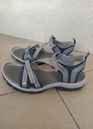 Босоножки quechua.