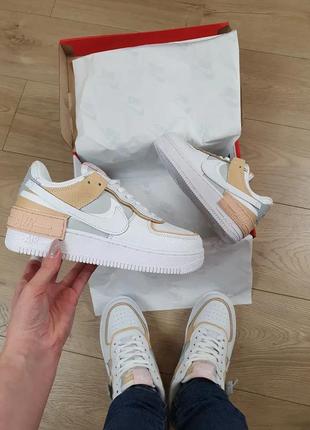 Nike air force 1 shadow spruce aura белые с бежевым кроссы женские кроссовки репл. найк аир форсе белые с1 фото