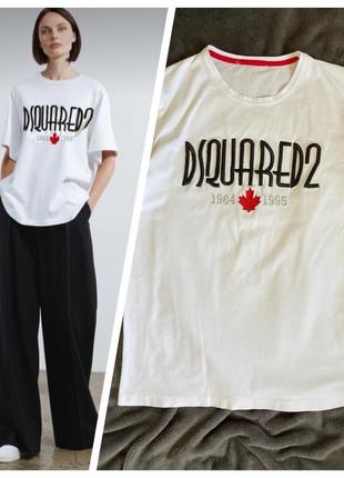 Біла футболка з чорним логотипом dsquared