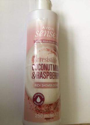 Гель для душа avon кремовый-кокос и клубника-(250 мл)