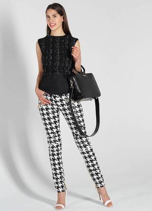 Завужені чорно-білі штани 10 розміру