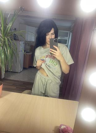 Костюм жіночий