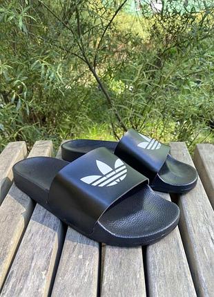 Чоловічі шльопанці чорні з логотипом