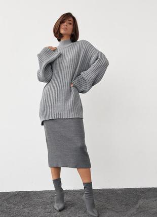 Жіночий в'язаний светр oversize в рубчик — сірий колір, s (є розміри)8 фото