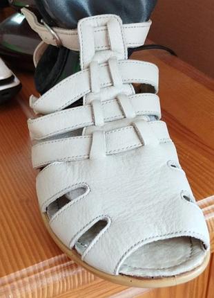 Босоніжки шльопанці шкіряні 39-41