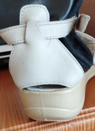 Босоніжки шльопанці шкіряні 39-41