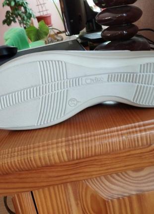 Босоніжки шльопанці шкіряні 39-41