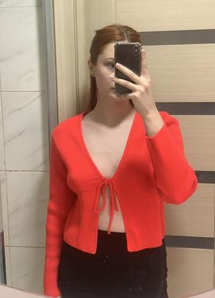 Красная кофта primark