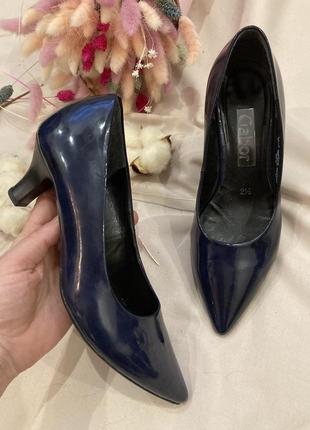 Лаковые туфли лодочки в стиле zara clarks