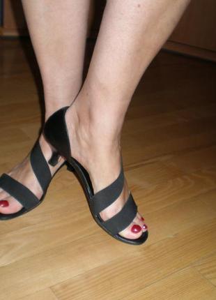 Босоножки женские на каблуке - 41 размер, 600 грн.