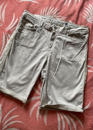 Сіро-бежеві шорти вільного крою