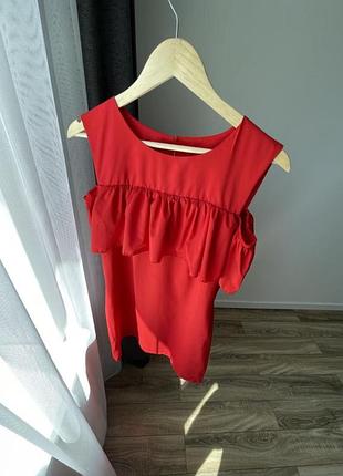 Красное платье