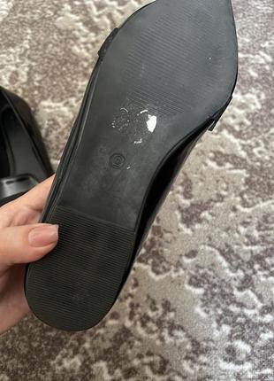 Лакированные балетки asos, черные базовые балетки, туфли лодочки с острым носком, туфли на низком ходу, лакированные туфли с бантом8 фото