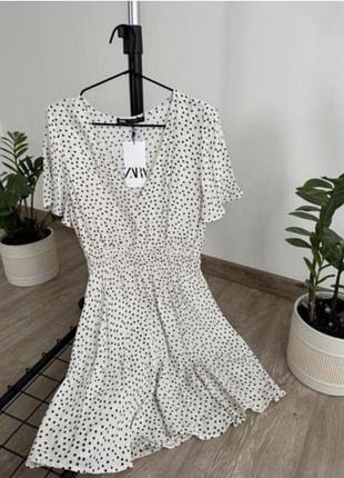 Платье короткое летнее с вырезом в горошек zara xs
