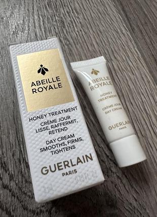 Денний крем guerlain abeille royale day cream firms smoothes & illuminates