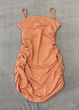 Платье со сборками