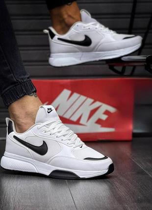 Чоловічі кросівки.