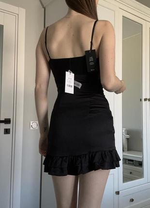 Чорна сукня