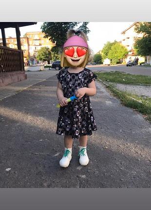 Плаття на дівчинку