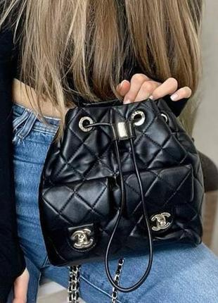 Шкіряний рюкзак в стилі chanel