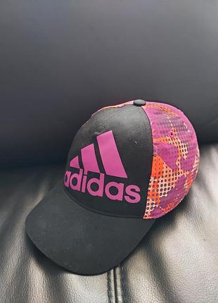 Дитяча кепка adidas (5-12 років)