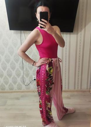 Домашние штаны victoria's secret, оригинал,можно вместе с топом, хорошая длина, приятные к телу, яркая расцветка.