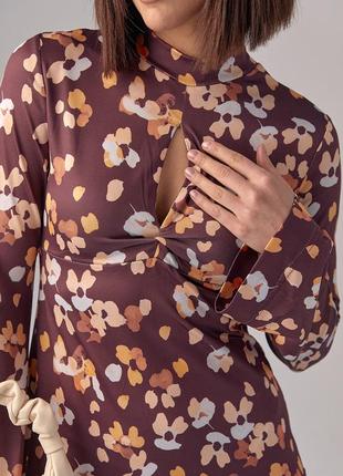 Платье мини расширенного силуэта с цветочным принтом top20ty - коричневый цвет, s (есть размеры)4 фото