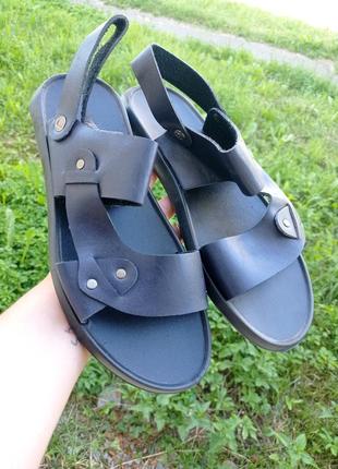 Чоловічі босоніжки