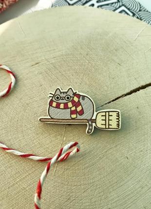 Дерев'яний значок "кіт пушин гаррі поттер"