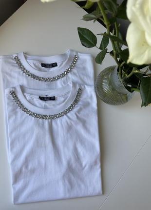 Футболка з камінчиками