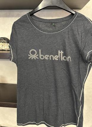Футболка benetton, размер м, ткань приятная к телу, замеры на фото.