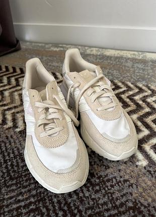 Кросівки adidas