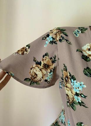 Блузка фірмова на запах пудрового кольору у квіти троянди  monteau5 фото