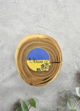 Значок з дерева "україна квітка"