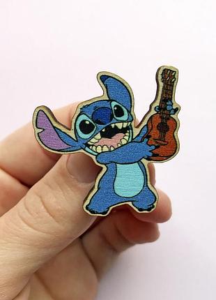 Дерев'яний значок "стич з гітарою"