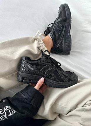 Унісекс кросівки new balance 1906d black leather premium