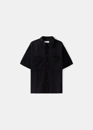 Черная рубашка с коротким рукавом bershka
