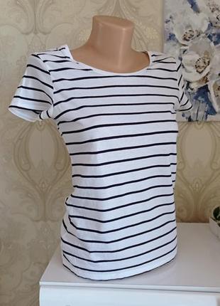 Футболка у смужку.
колір з чорним.
розмір не вказано.
підійде на xxs,xs.
лінія грудей 42 см.
лінія талії 36 см. 
довжина від плеча 60 см.