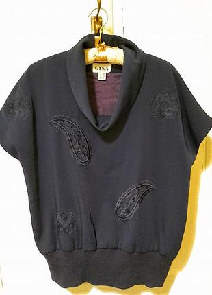 Красивый и элегантный блузон  темно-синий на подладке с вышивкой на 54-56 р.р.gina tricot