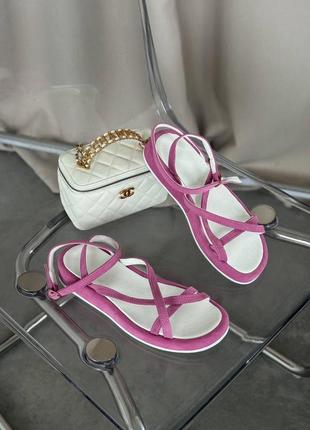 Рожеві босоніжки