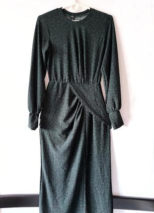 Платье шикарное